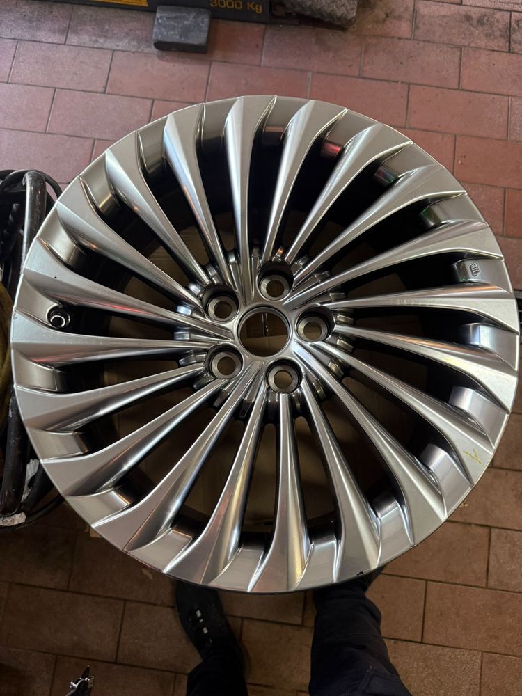 Alufelga LEXUS TOYOTA 20x8,5 et.35 ORYGINAŁ