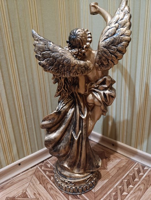 Статуэтка Амур и Психея.