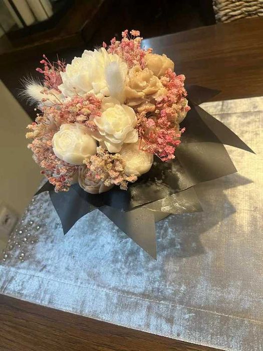 Urocza dekoracja kwiatowa