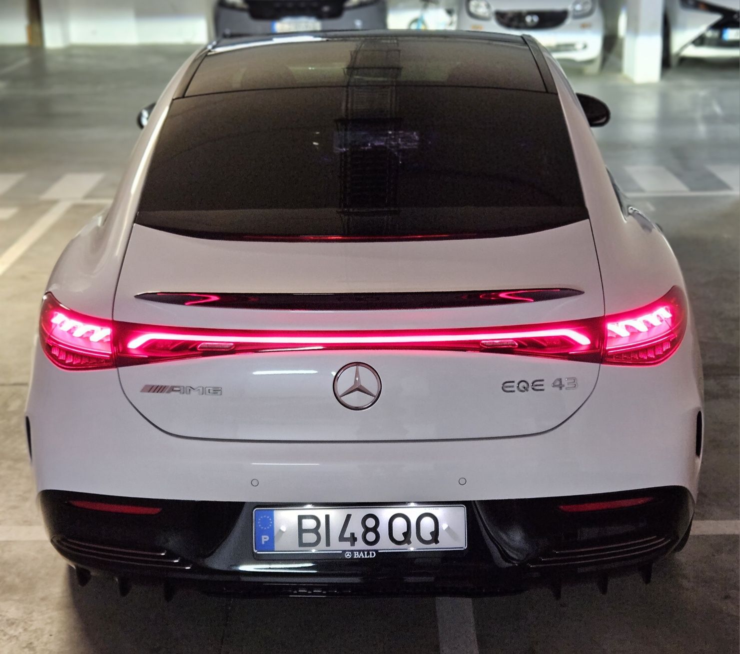 Mercedes-AMG EQE 43 4MATIC Edition(iva dedutível a 100%)