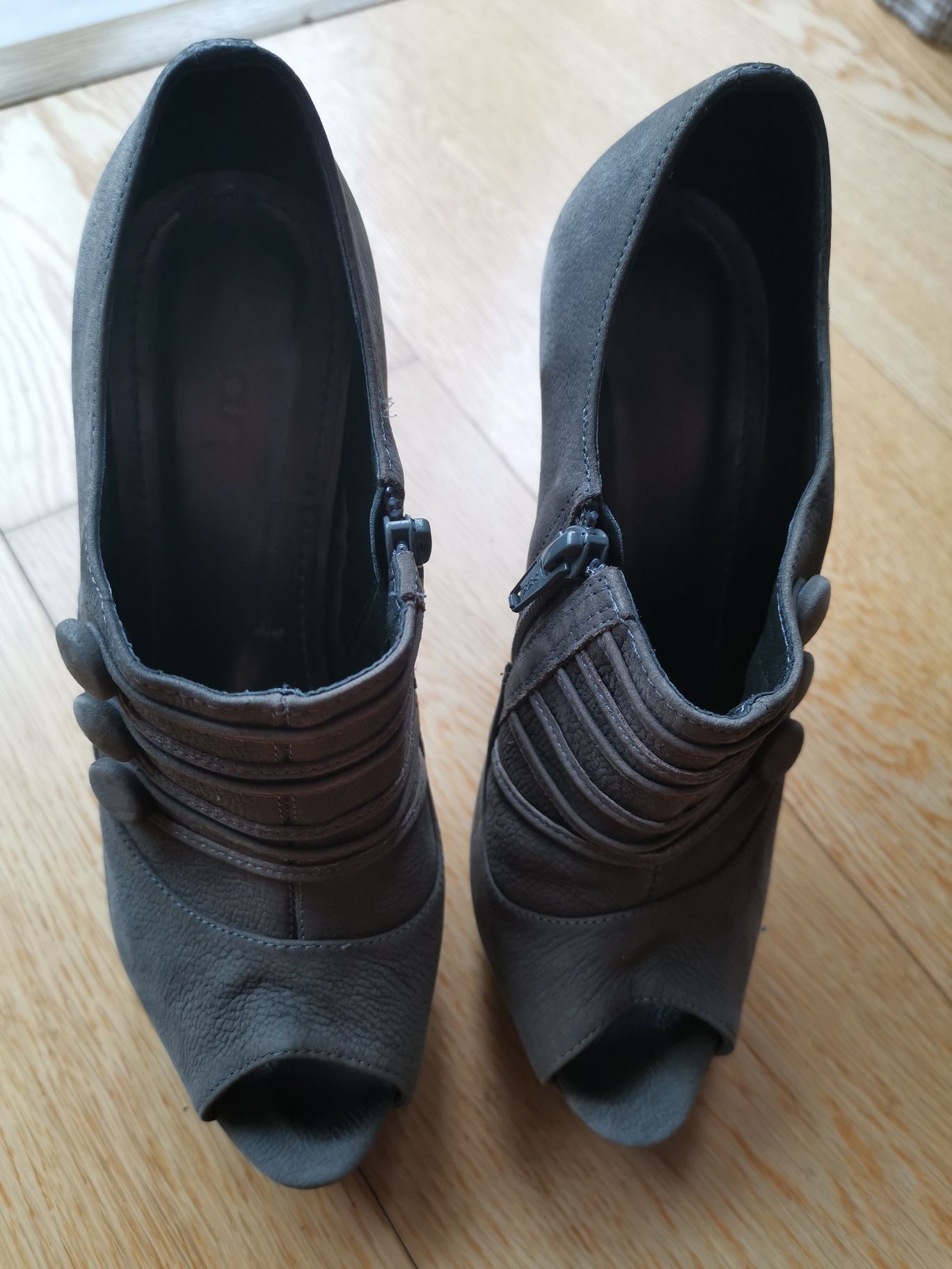 Botins Zilian, 37