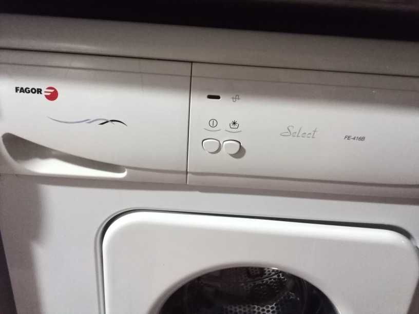 Maquinas de lavar roupa e loiça
