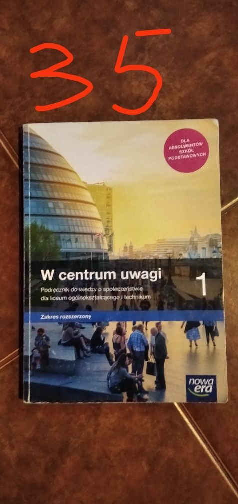 ,,W centrum uwagi 1" podręcznik do wos-u