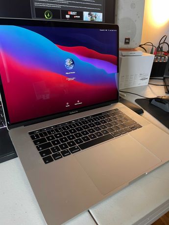 MacBook Pro Core i7 2.9Ghz, Touch Bar, 15", 16Gb Ram, 512 SSD mid-2017