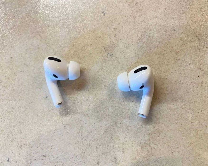 Навушники Apple AirPods Pro