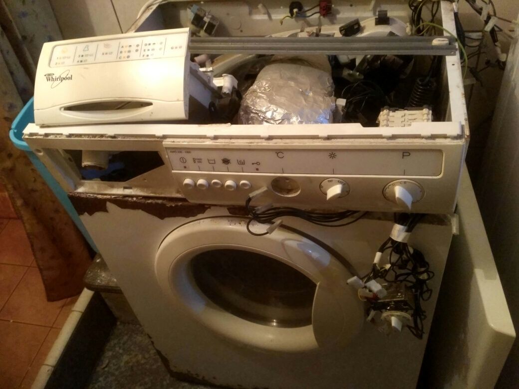 Стиральная машина Whirlpool AWG 336 пральна