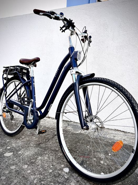 Bicicleta elétrica Elops 900E com pneus trekking