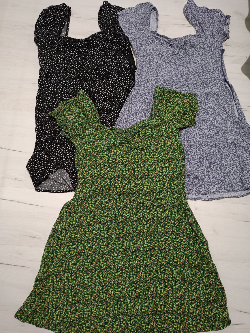 Zestaw trzech letnich sukienek Cropp r. XL