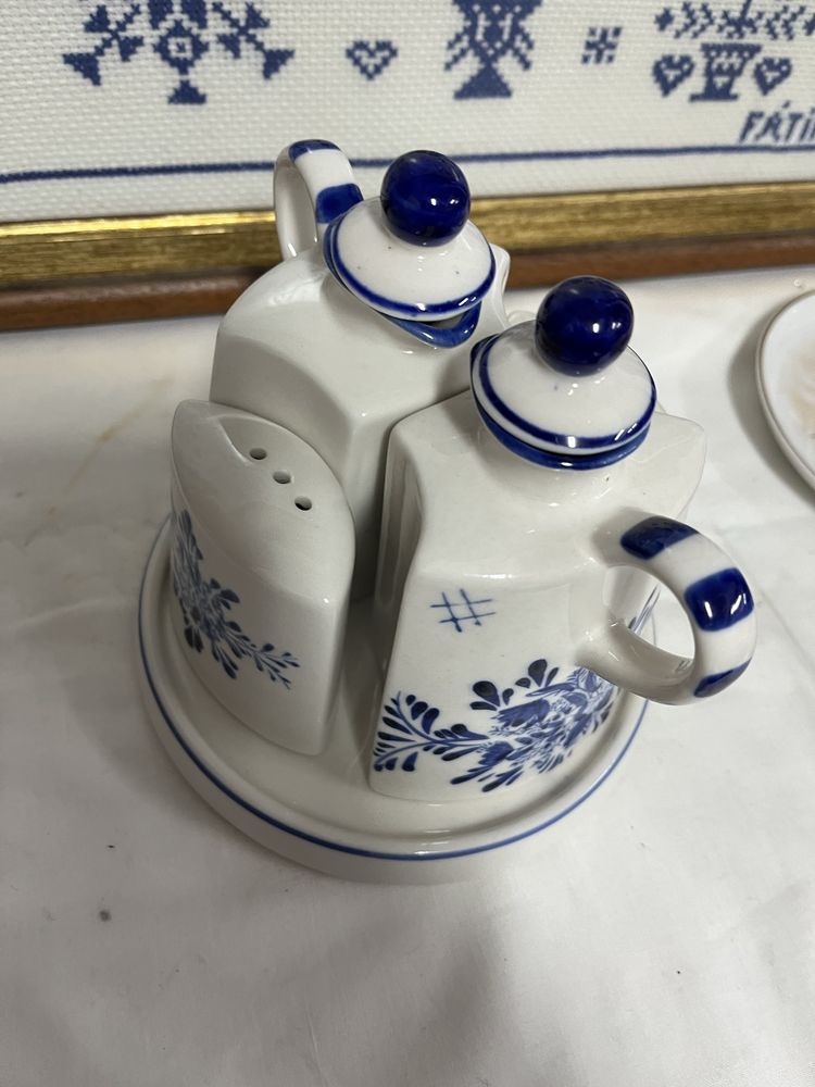 Galheteiro em porcelana