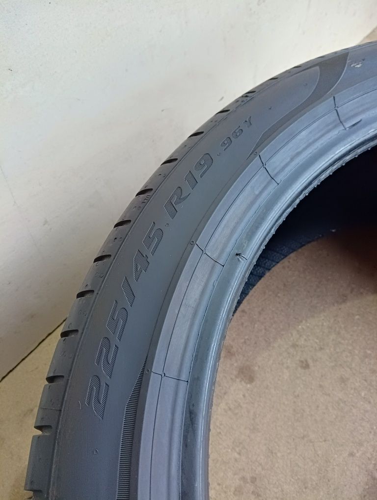 225/45/19 Pirelli P Zero