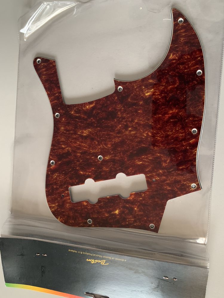 Pickguard Fender Jazz Bass