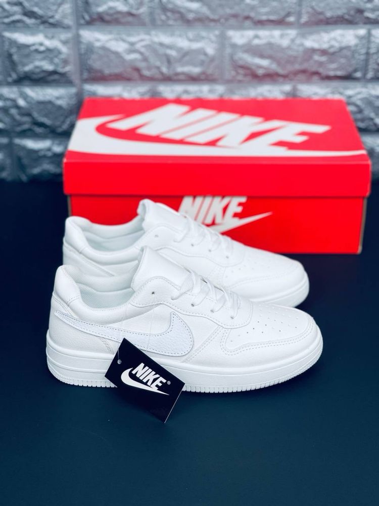Кросівки Nike Force 1 унісекс підходять як чоловікам так і жінкам.