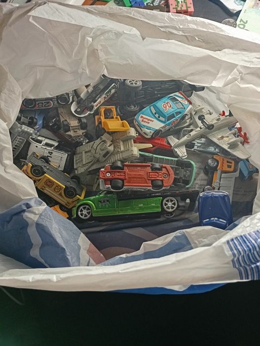 Машинки іграшкові