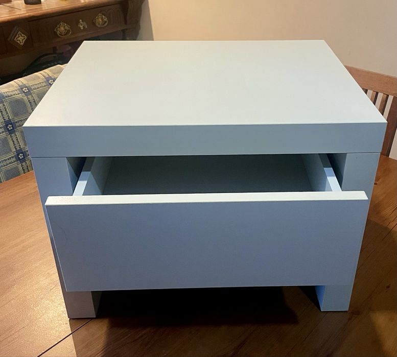 Mesinha de cabeceira