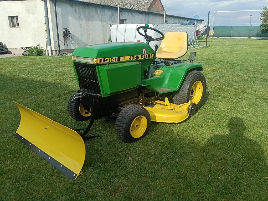 Traktorek kosiarka John Deere 314 z przyczepką