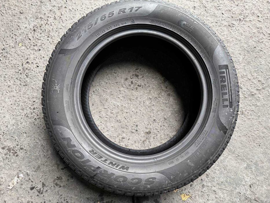 Шини зима 215/65/R17 Pirelli Scorpion Winter