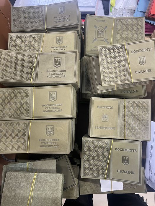 Розкрій, вирубка, висічка, матеріалів на гідравлічному пресі