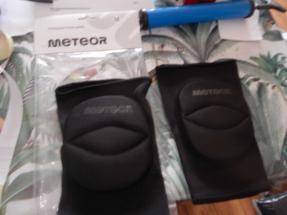Wyprzedaż->Nakolanniki siatkarskie Meteor L czarne ostatnie