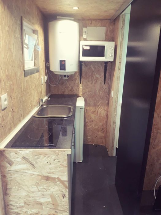 Pequeno estúdio T0 c/ terraço privado. 2 pessoas Máximo.