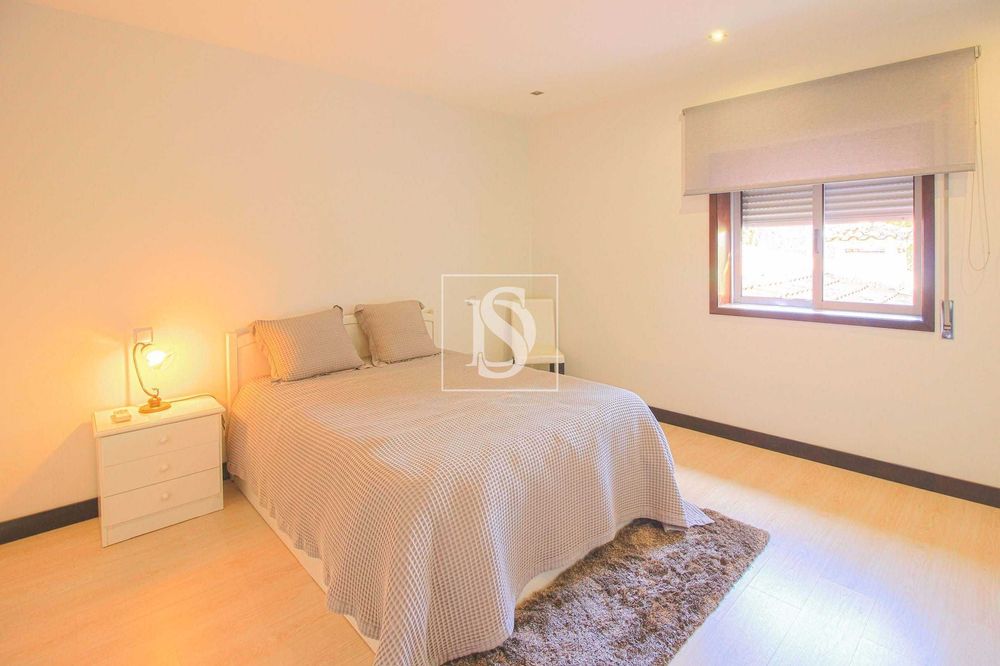 Incrível Moradia Independente com 1500m2 de Terreno para Venda