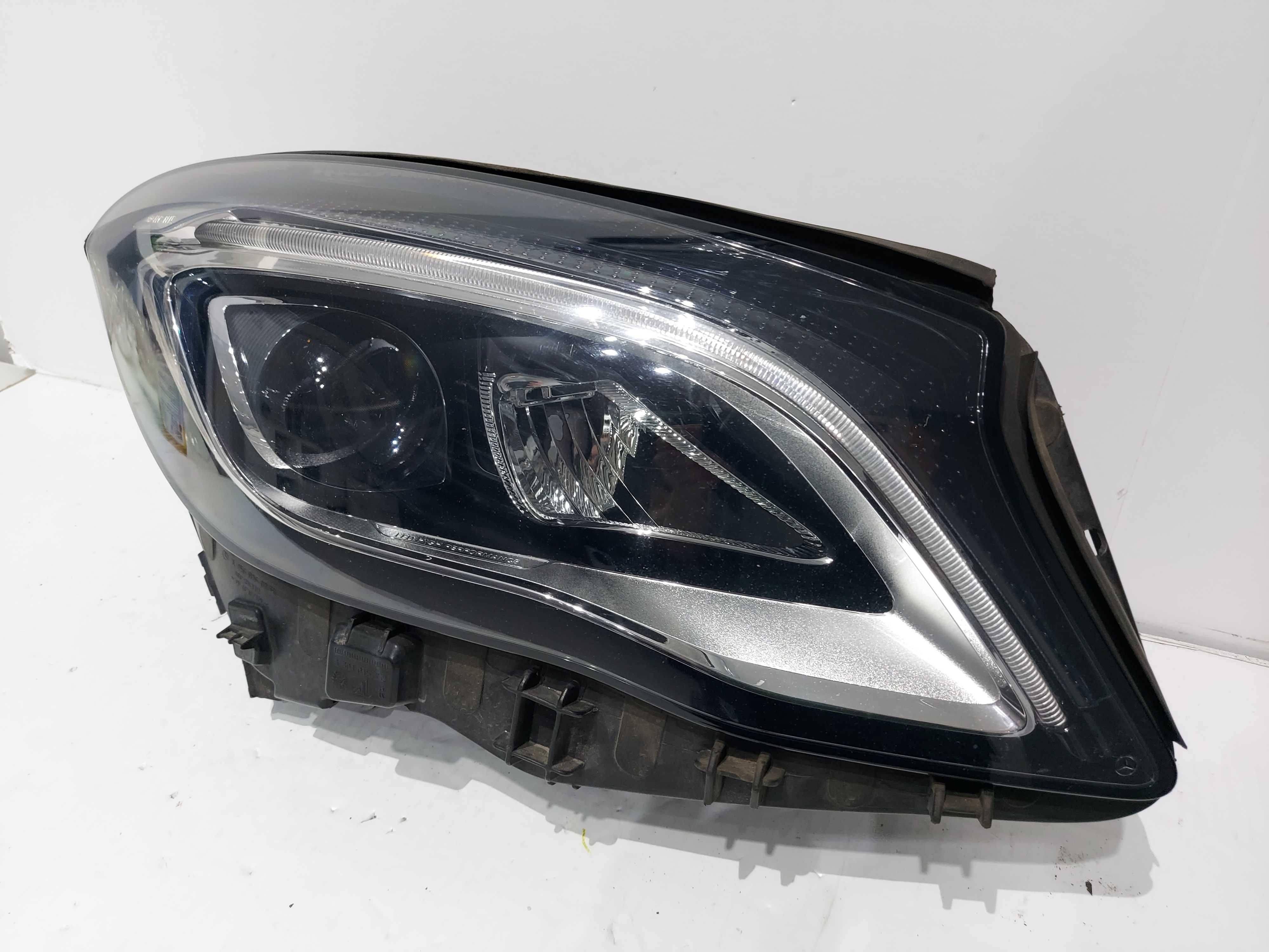 Mercedes X156 GLA 17-19 Reflektor prawy LED HIGH PERFORMANCE 5PIN EU