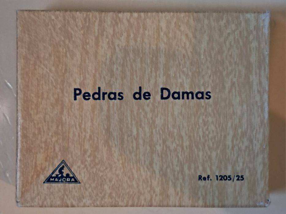 Majora, Dominó de Bandeiras em Madeira, Pedras jogo de Damas.