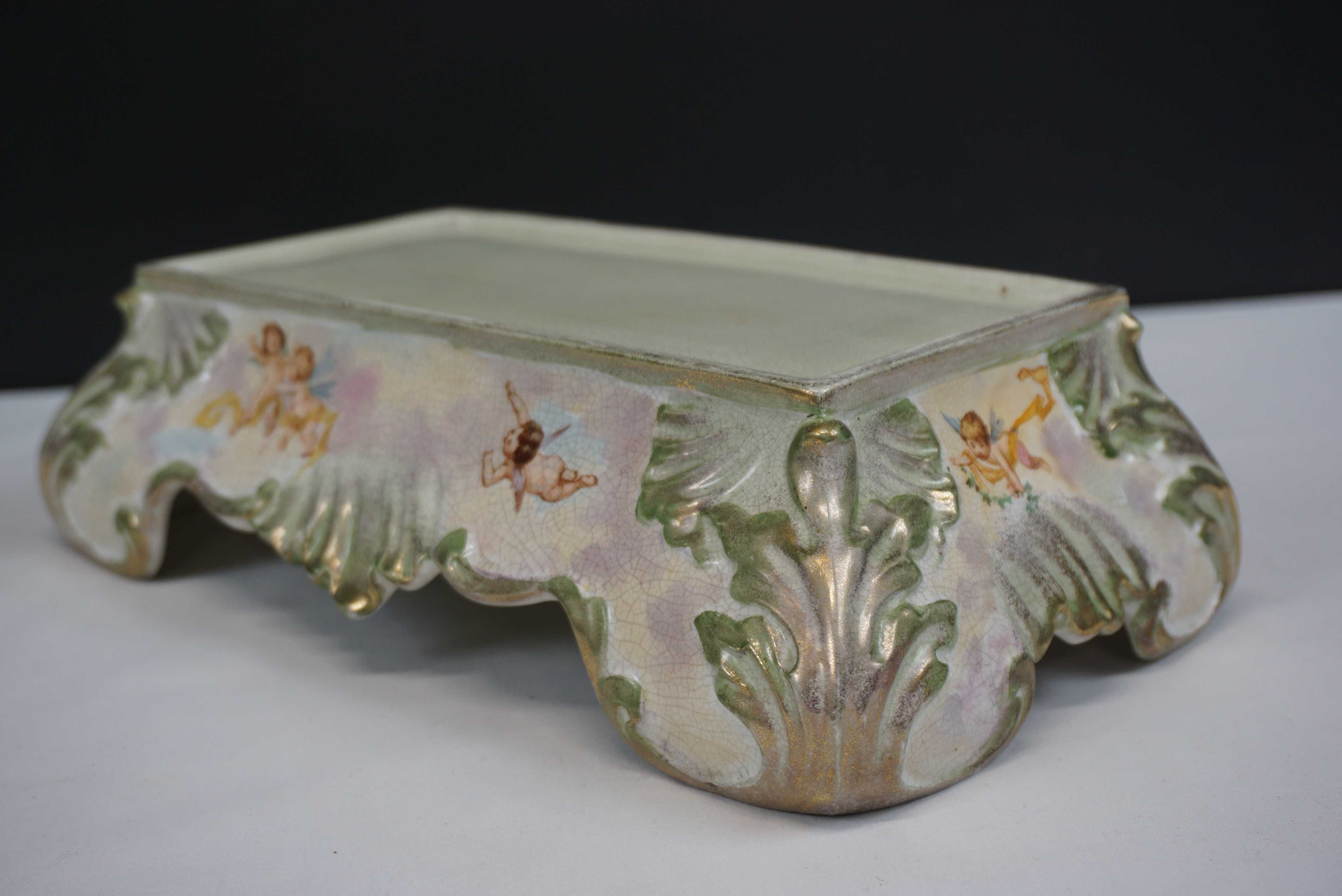 Empire Porcelain Stoke On Trend cokół podstawa anioł putto