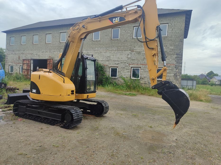 Послуги, оренда екскаватора, міні-екскаватора, екскаватор-навантажувач