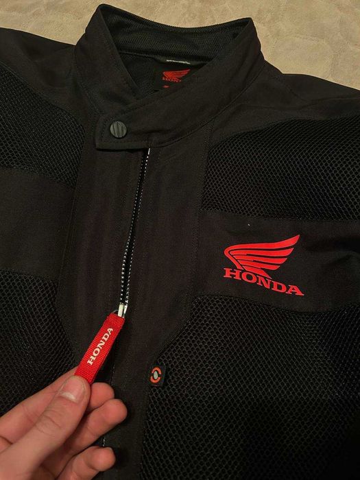 продам мото курточку Honda