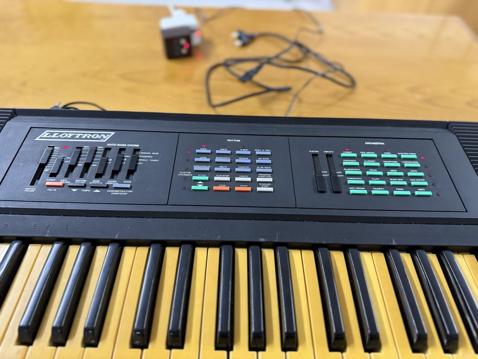 Teclado lloytron