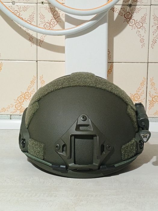 Каска Фаст новая