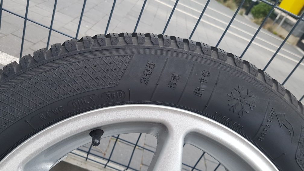 Koła aluminiowe 16 cali z oponami zimowymi  felgi KBA5438
