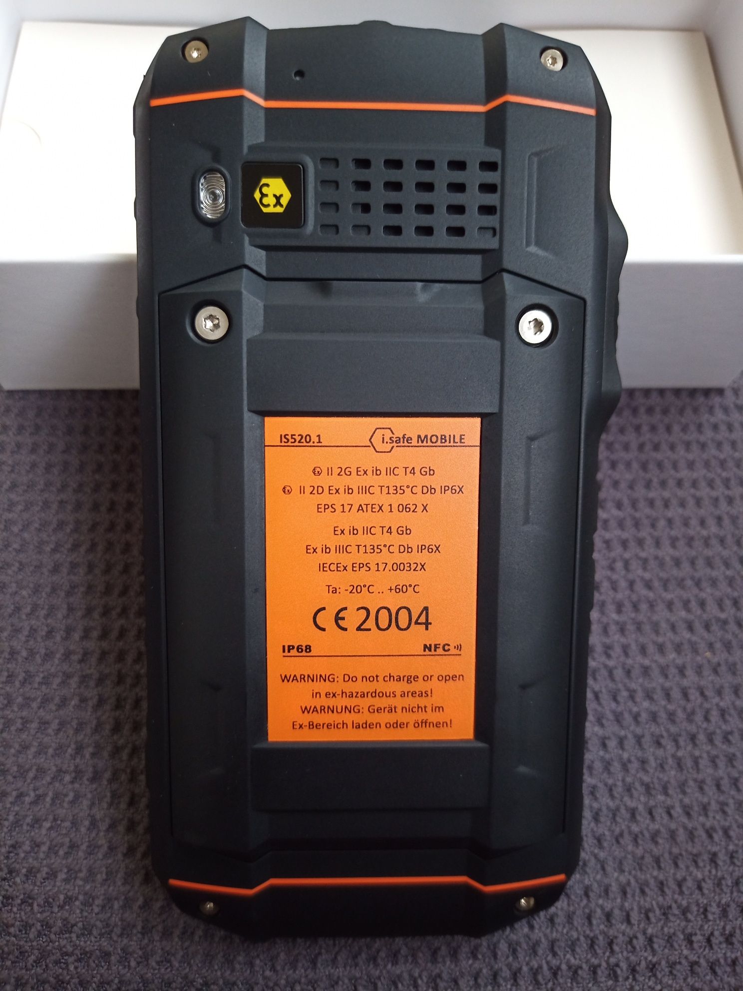 Бронированный смартфон RugGear IS 520_1 из США.