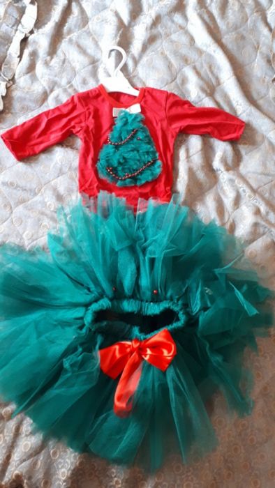 Продам новогодний костюм елочка для девочки на 1 годик