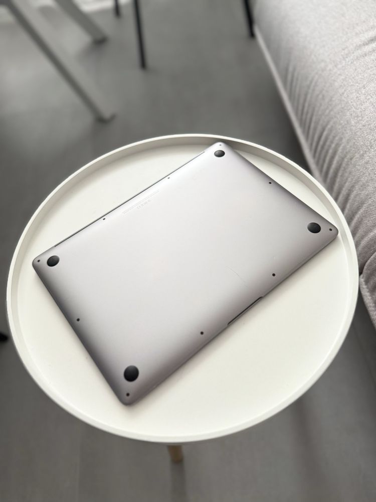 MacBook AIR 2020 M1 | 8gb Ram | SSD 256GB 99% АКБ
