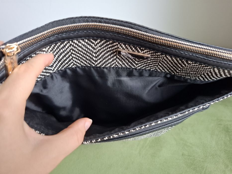 Nowa elegancka kosmetyczka
