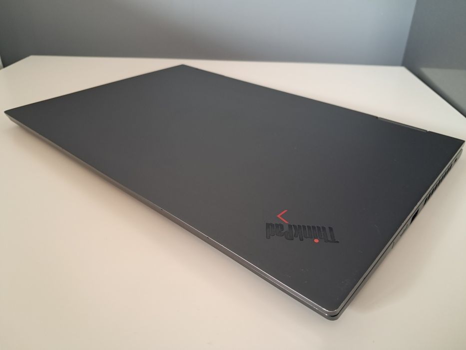 Lenovo ThinkPad X1 Yoga 5 Gen I7 10610U 1.8 GHz 16 GB / 512 GB