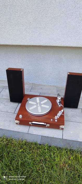 Gramofon Ricatech RTT99 Wooden Turntable