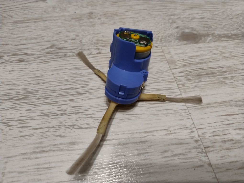 Moduł szczotki bocznej ze szczotką Irobot Roomba 564