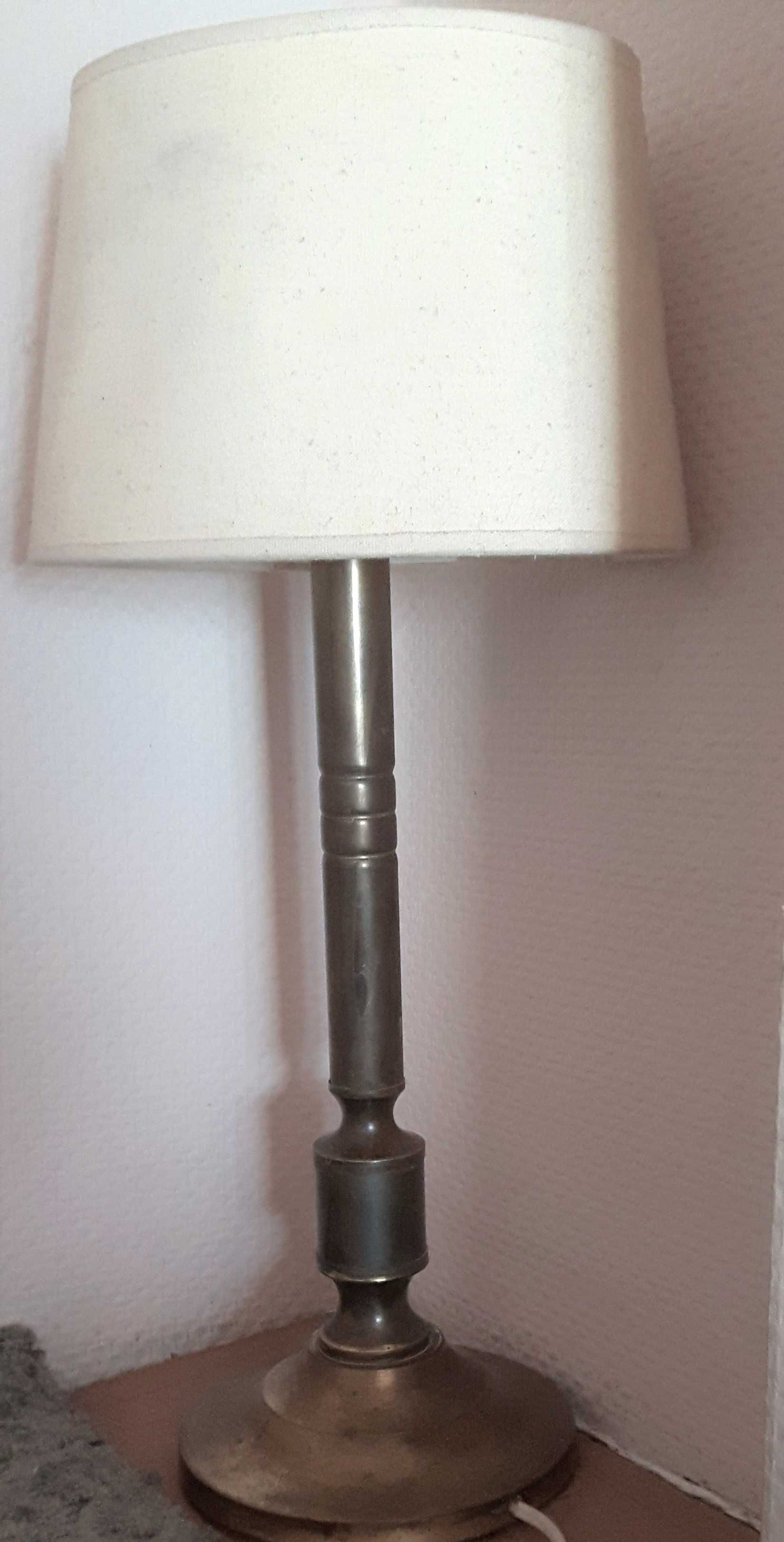 Lampa metalowa stołowa