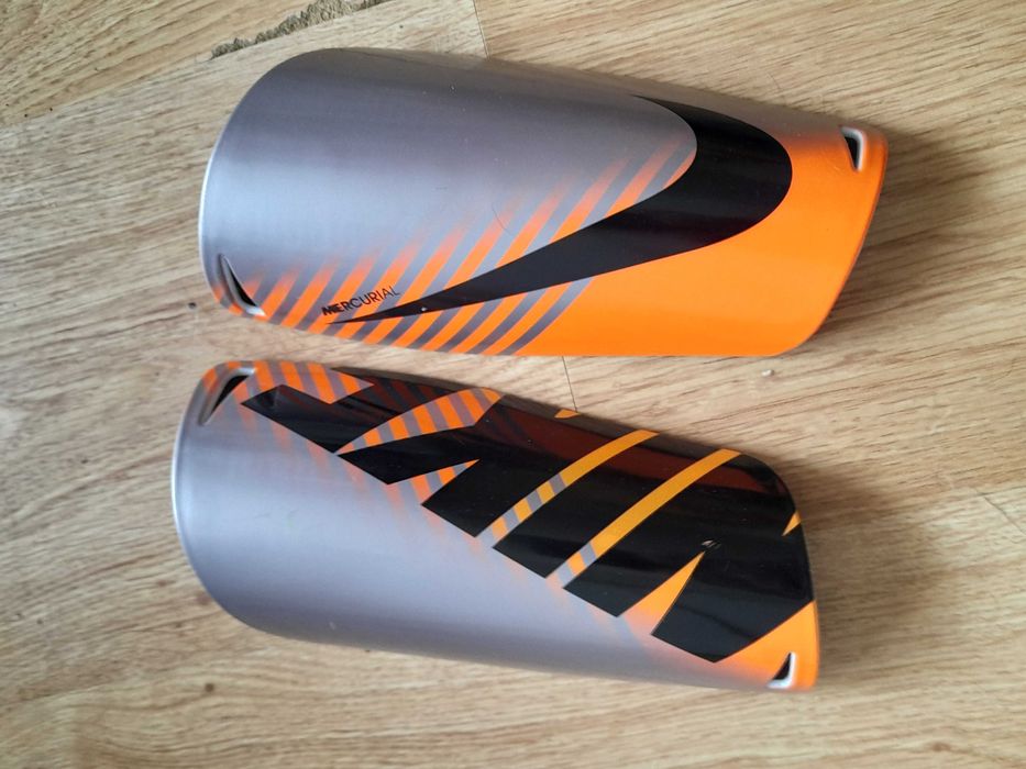 Caneleiras Nike Novas