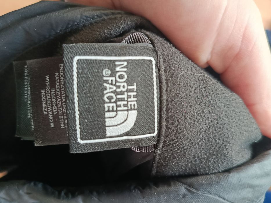 С куртка north face– класичний стиль, тепла, у відмінному стані.