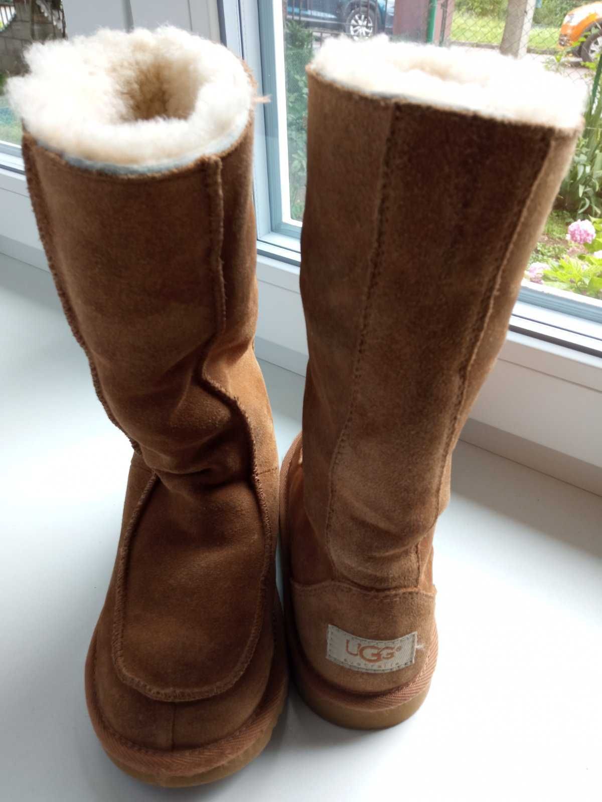 Дитячі зимові чоботи UGG (УГГІ) в хорошому стані (розмір: 30)