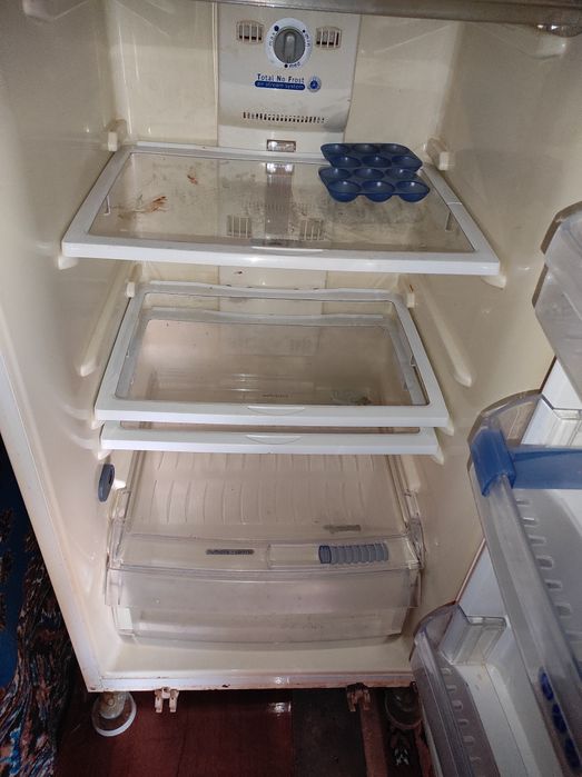 Холодильник Whirlpool no frost срочно!!!