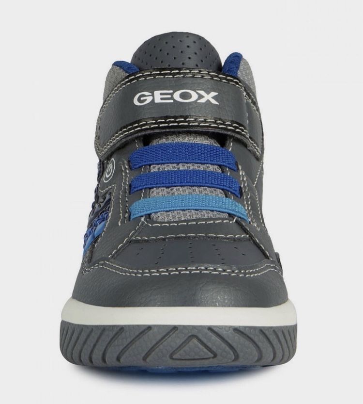 Светящиеся кроссовки Geox