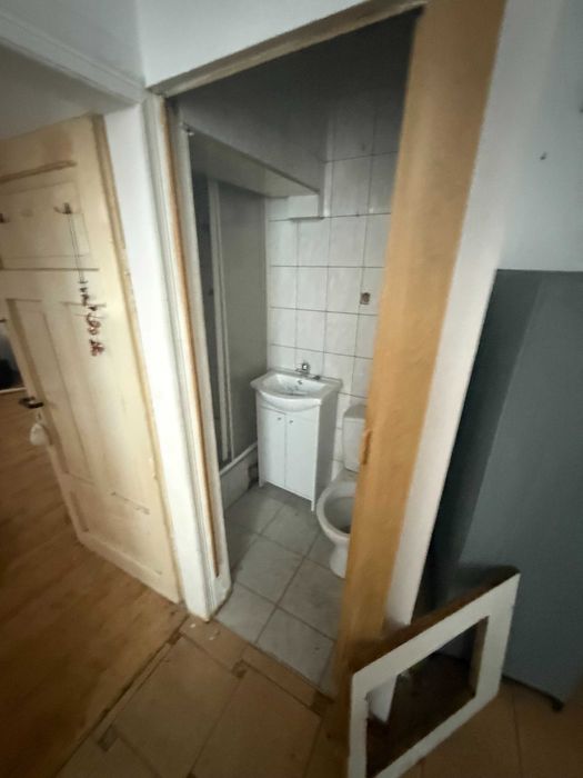 Kawalerka w starym budynku w Rembertowie