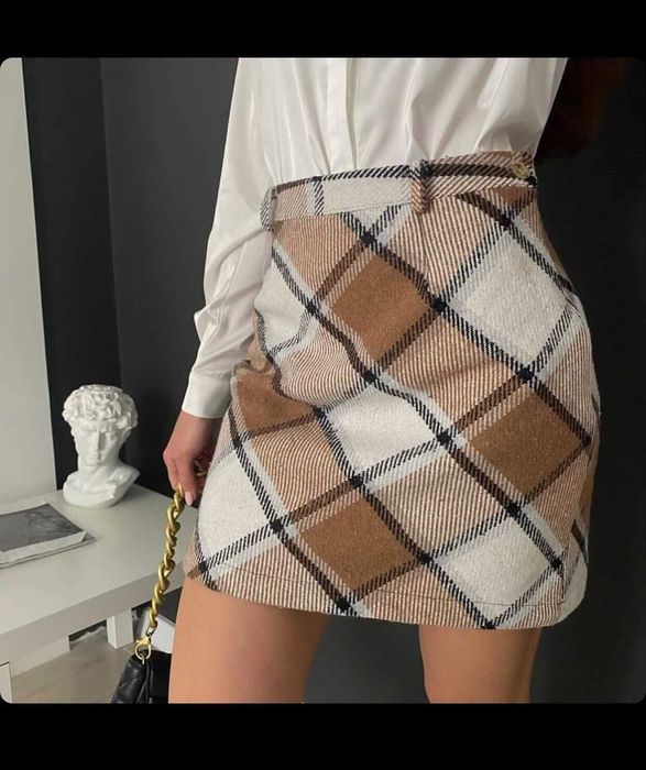 Стильна спідниця