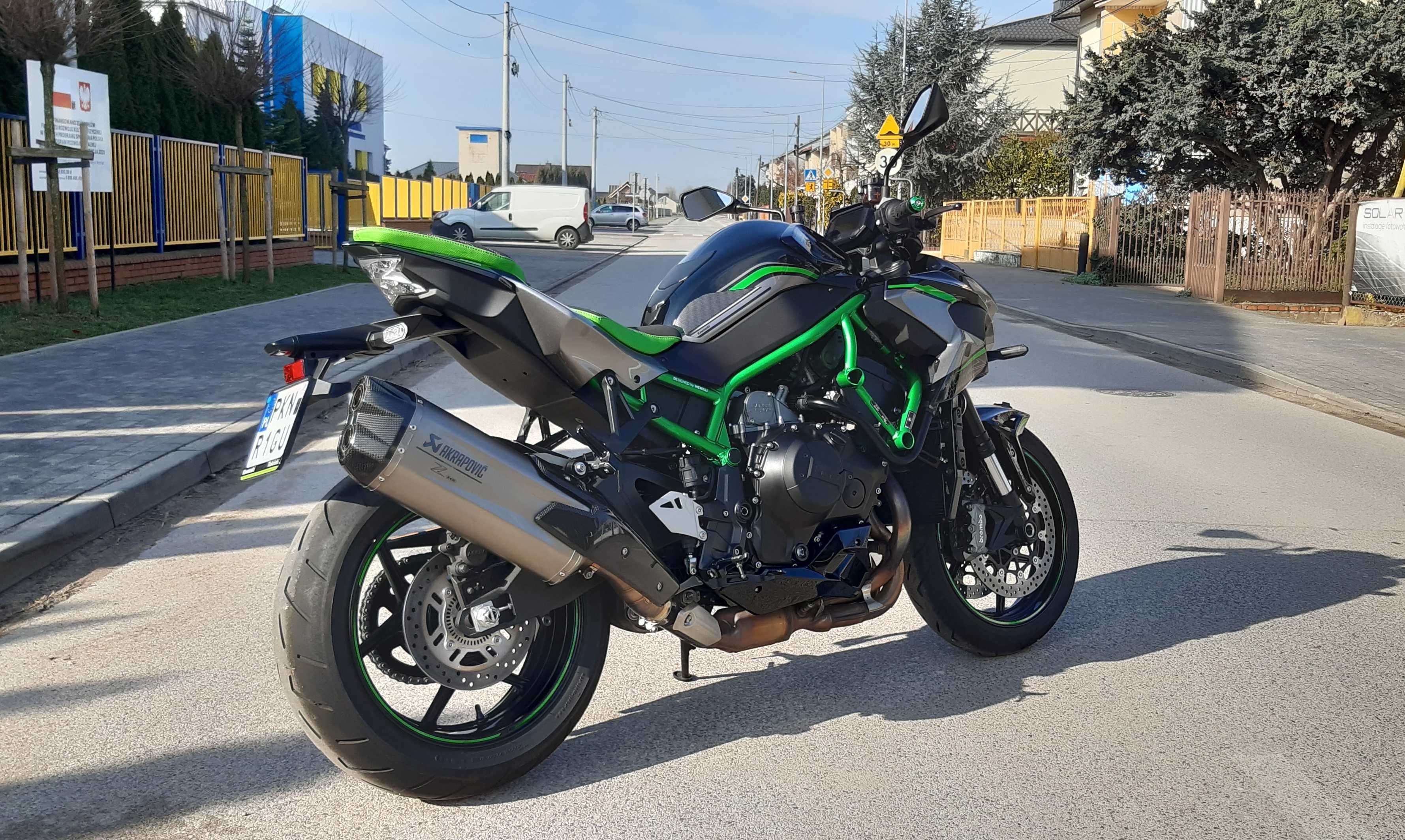 Kawasaki Z-H2 ZH2 Z H2 Akrapovic