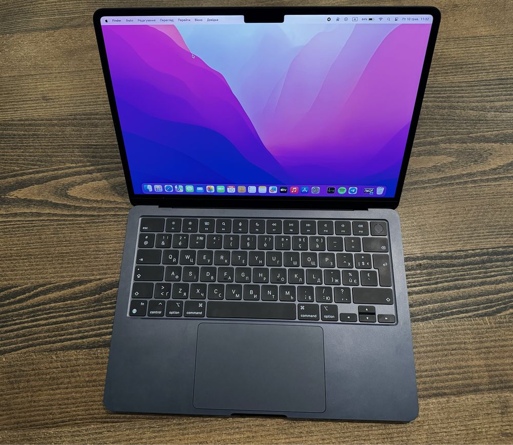 MacBook Air 13" 2022  M2 / 8 GB / 256gb SSD ЯК НОВИЙ