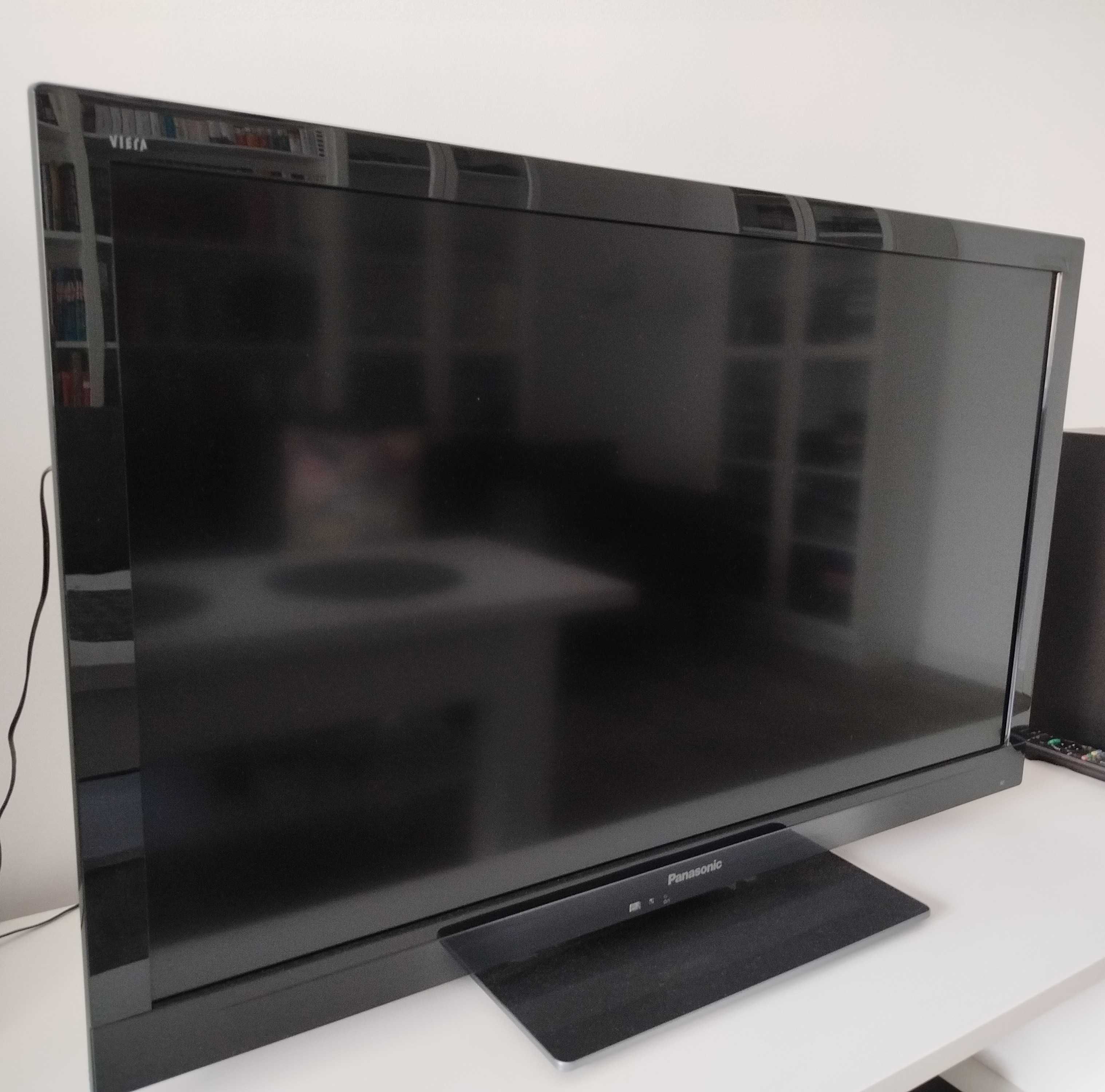 Telewizor LED TV Panasonic TX-L37E30E + głośniki Genius 2.0 SP-HF1800A